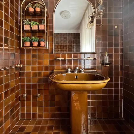 La Maison - *